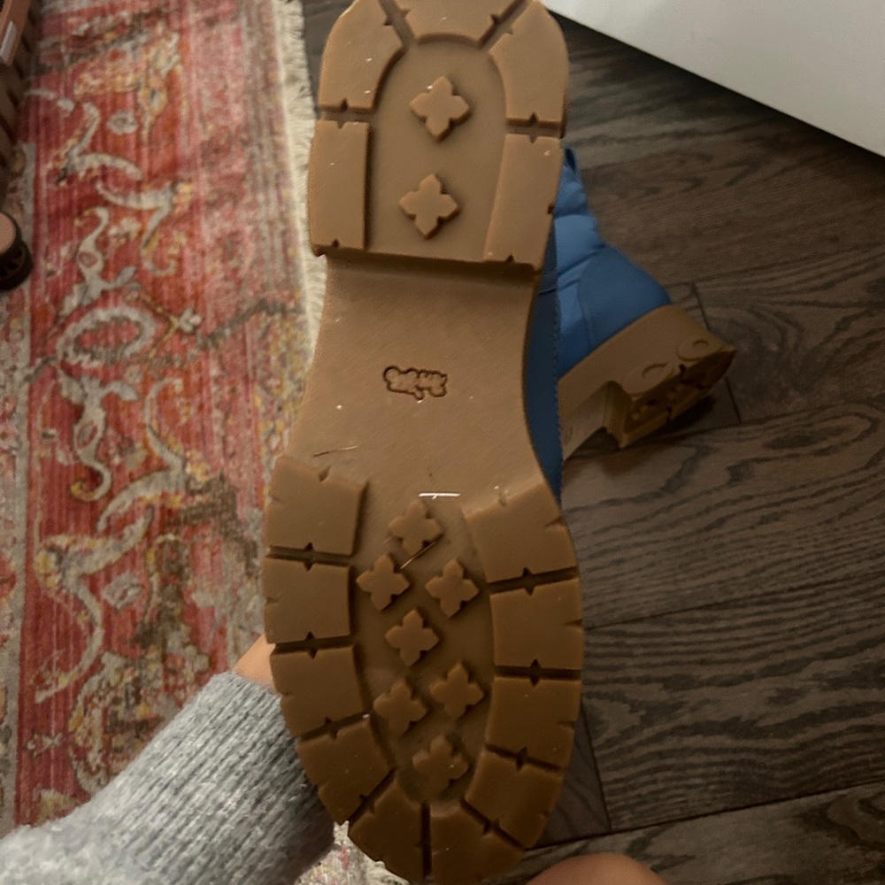 Coach Snow boots - size 8 - Picture 6 of 9